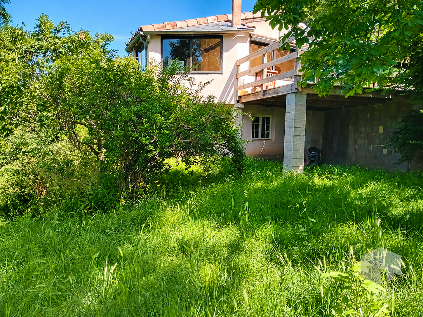 BOFFRES, maison de 150 m2 avec 20 000 m2 de terrain
