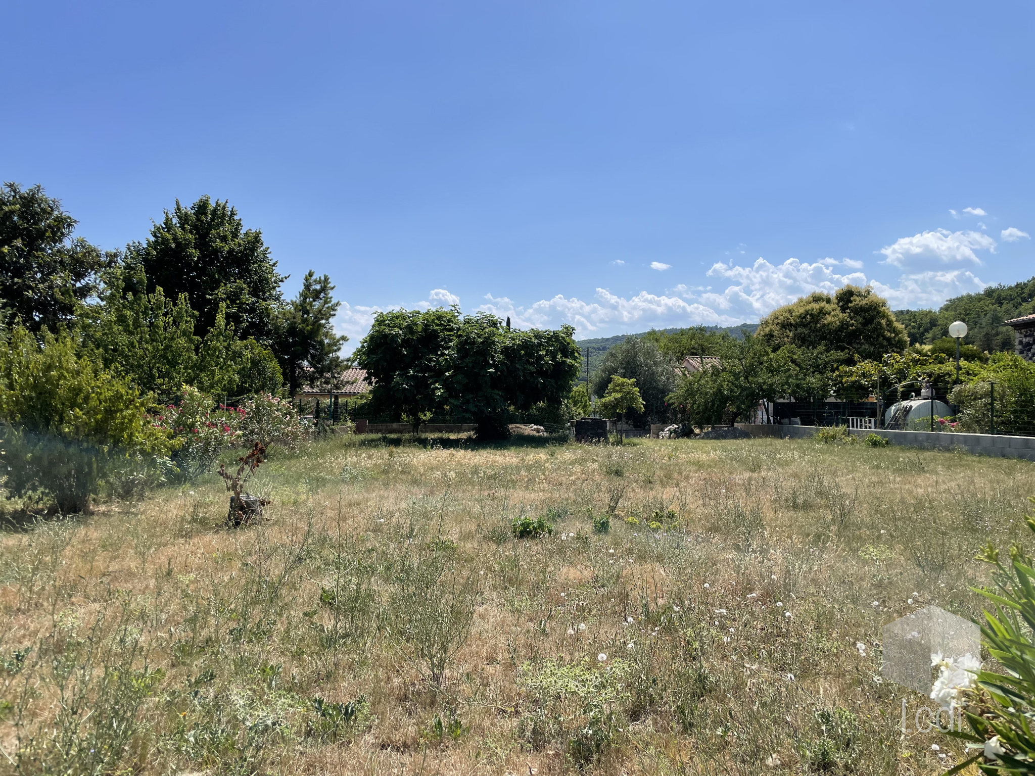 MEYSSE, Terrain constructible de 550m2 environ