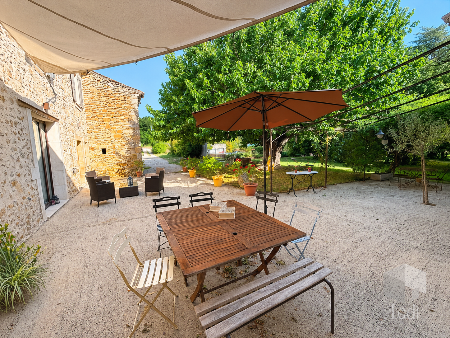 SAINT GERVAIS SUR ROUBION, propriété de 240 m2, 6 chambres